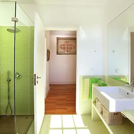 Pedras De Moledo Sleeps 8 Wifi 别墅 *